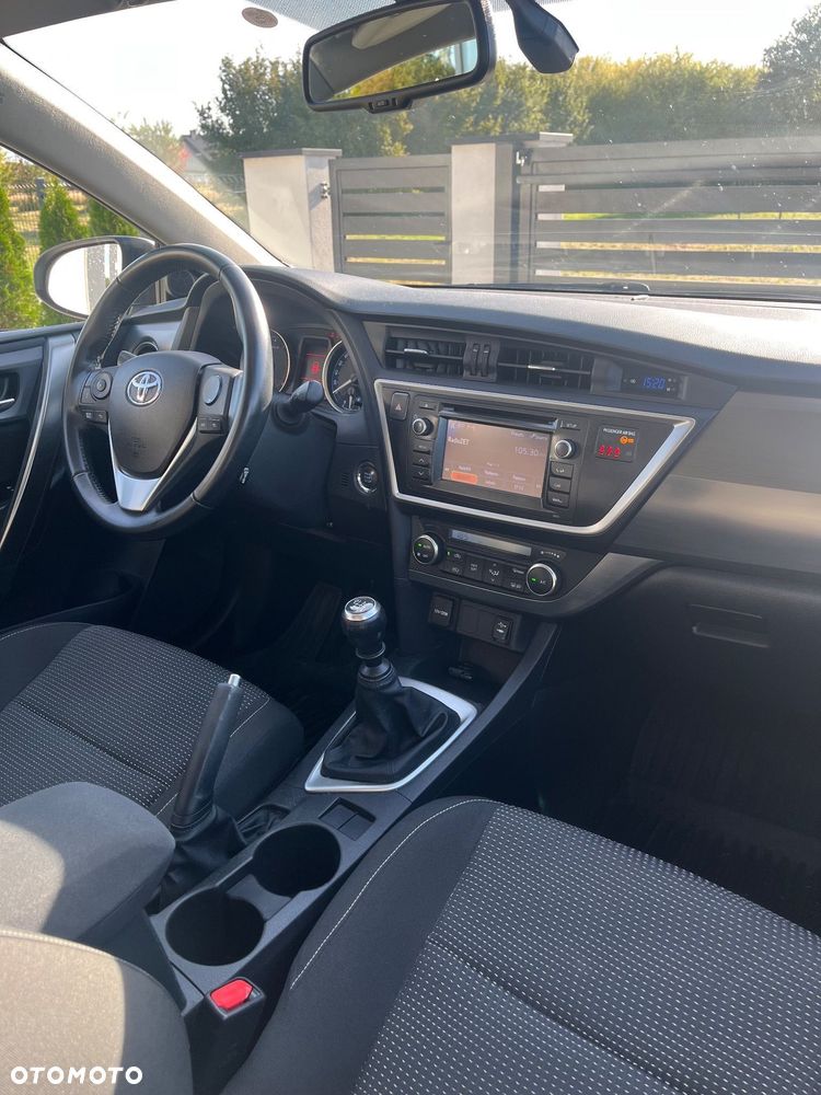 Toyota Auris - 16