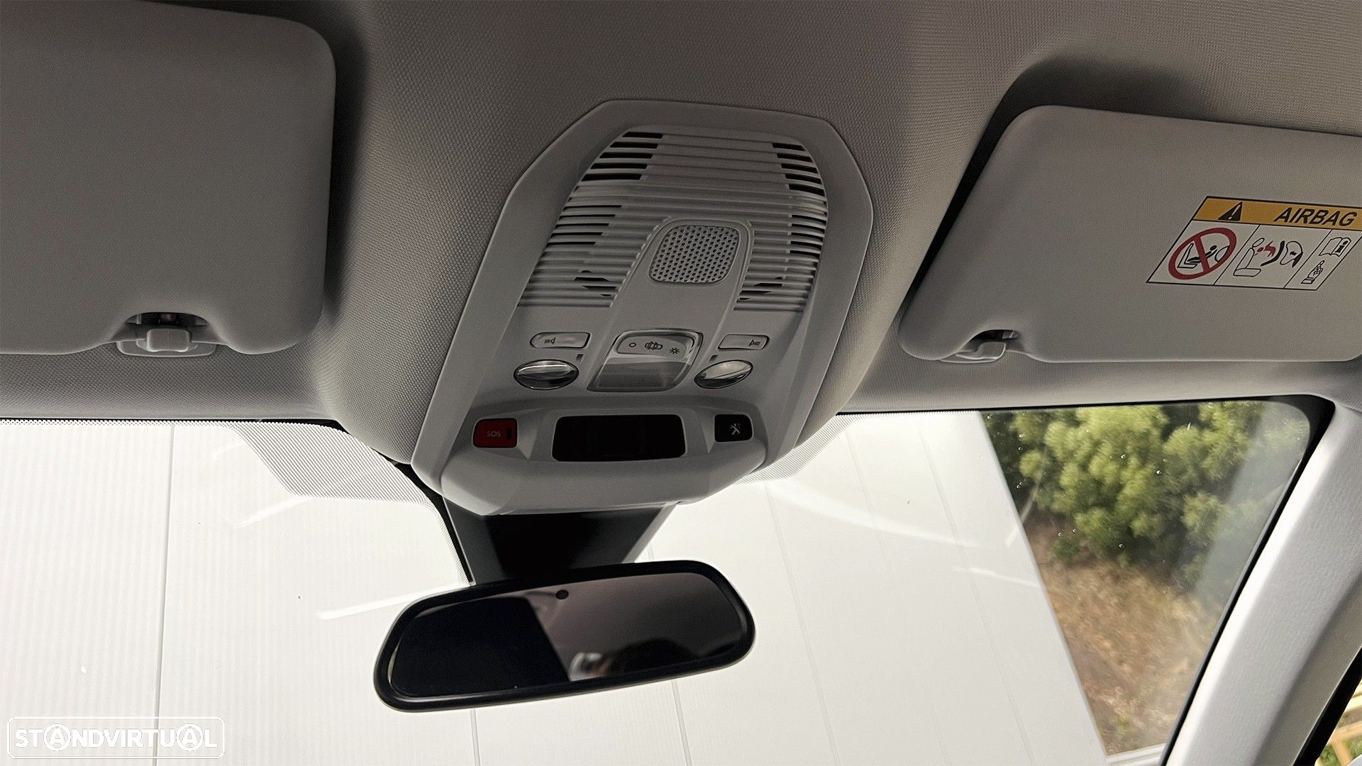 Peugeot 5008 1.2 PureTech Allure EAT8 - 26
