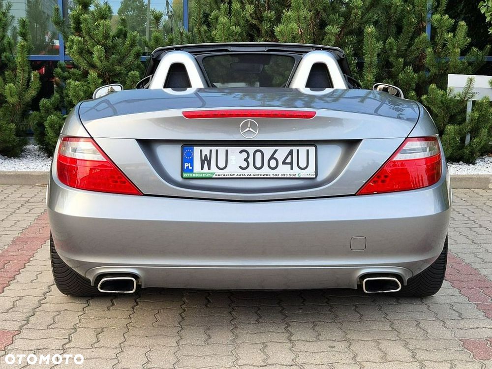 Mercedes-Benz SLK 200 (BlueEFFICIENCY) - 17