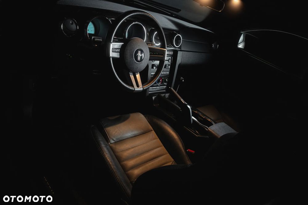 Ford Mustang - 5