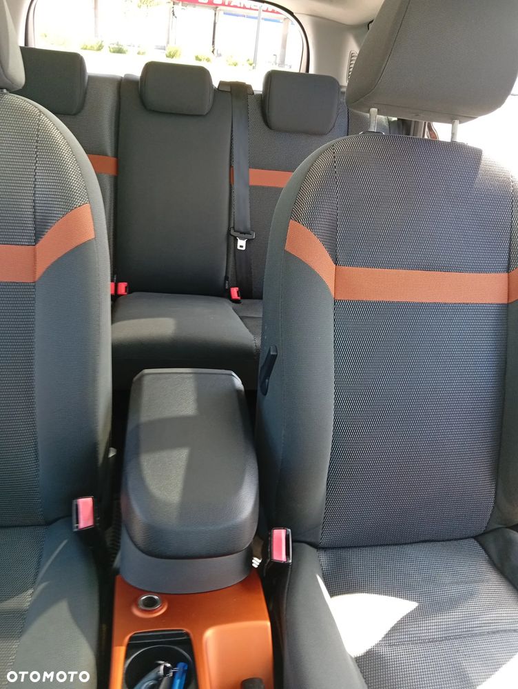 Ford Kuga - 16