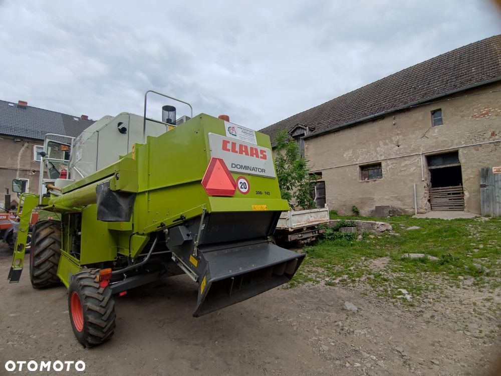 Claas Dominator 150 - 4