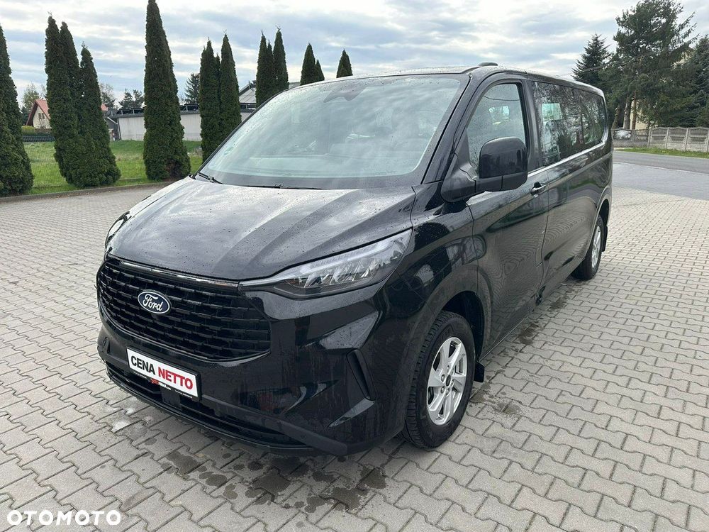 Ford Tourneo Custom - 1