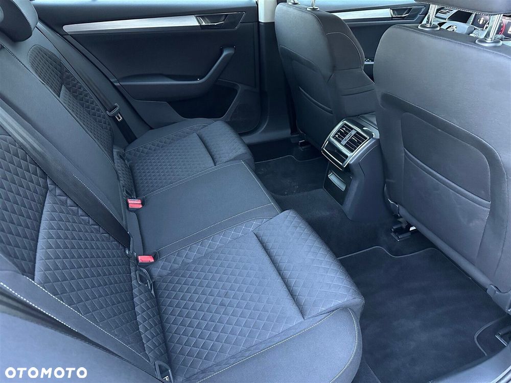 Skoda Superb 1.5 TSI Ambition DSG - 9