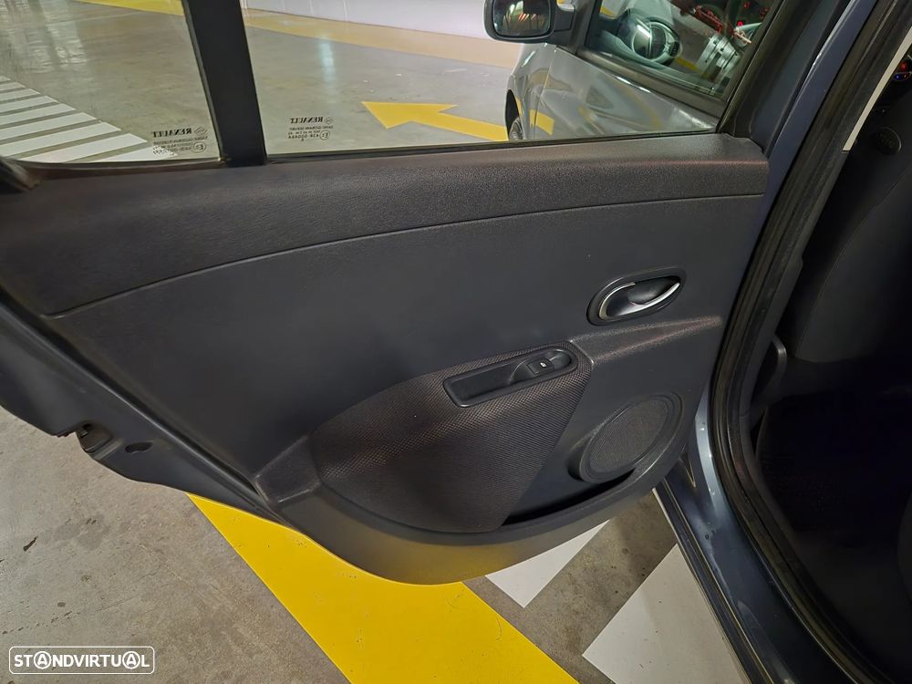 Renault Clio 1.2 16V Dynamique - 14