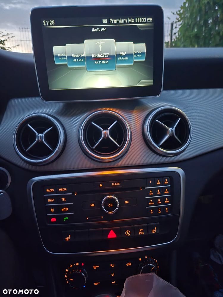 Mercedes-Benz CLA 200 - 16