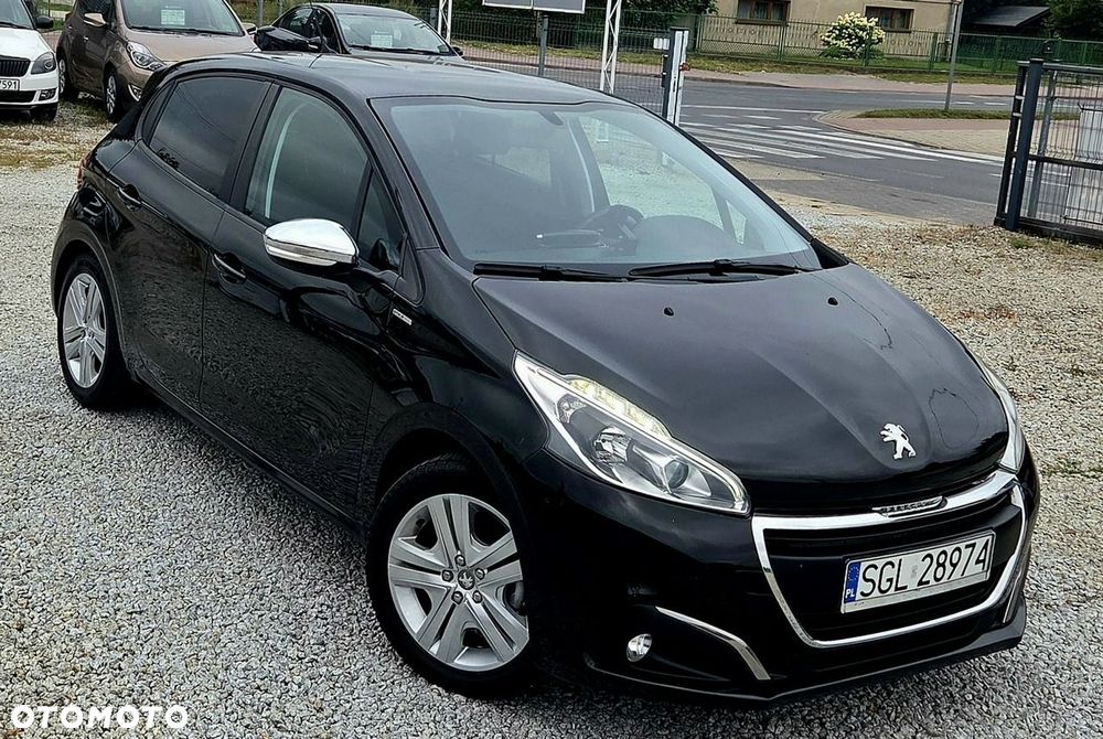 Peugeot 208 - 35