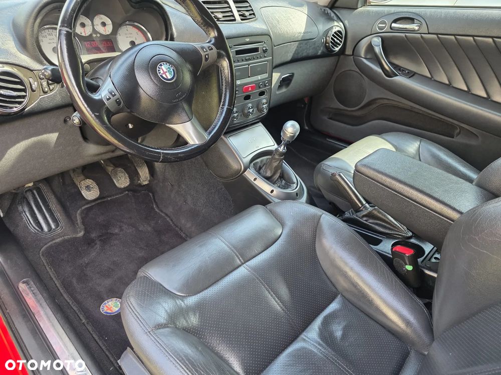 Alfa Romeo GT 1.9 JTD M-Jet Sportiva - 3