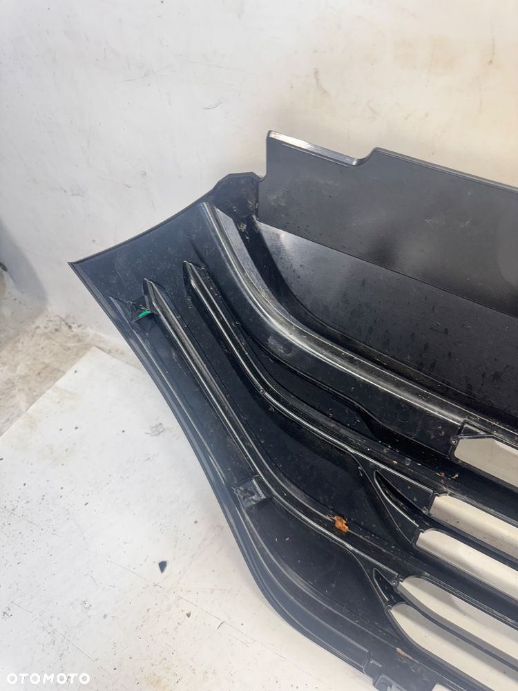 GRILL IVECO DAILY 19< - 7