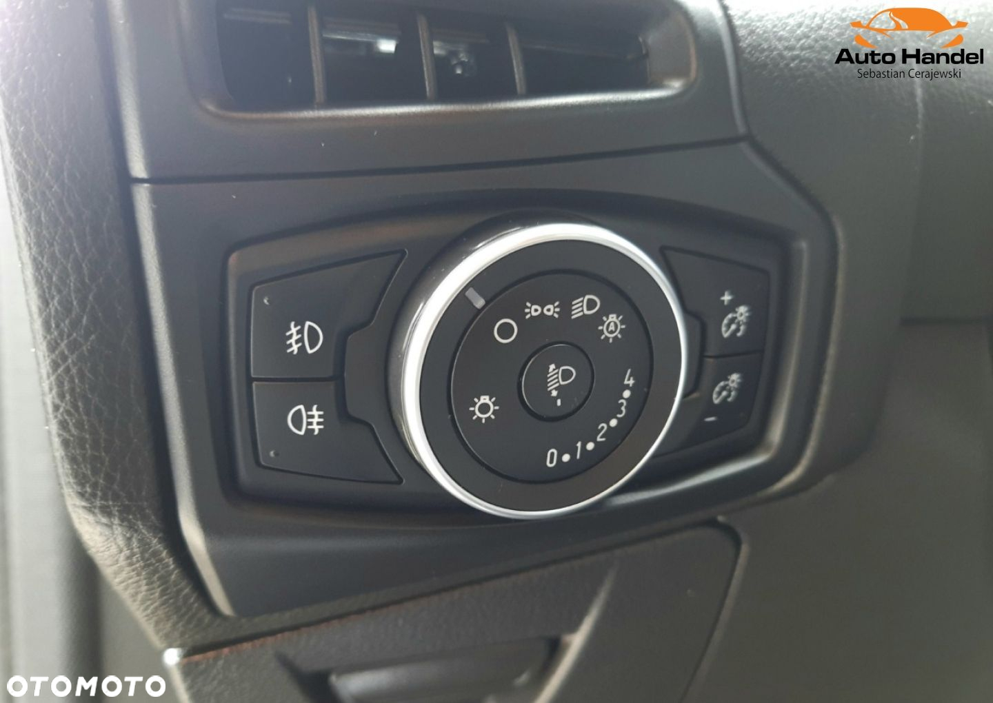 Ford Focus Turnier 1.5 EcoBoost Start-Stopp-System TITANIUM - 30