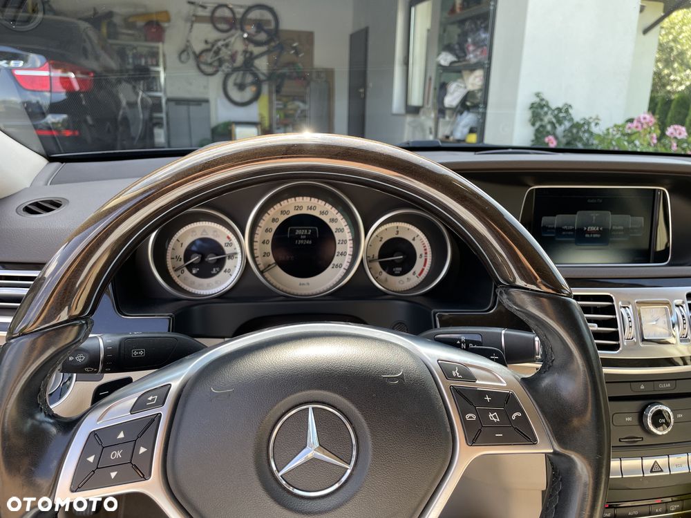 Mercedes-Benz Klasa E 220 BlueTEC 4-Matic Elegance - 14