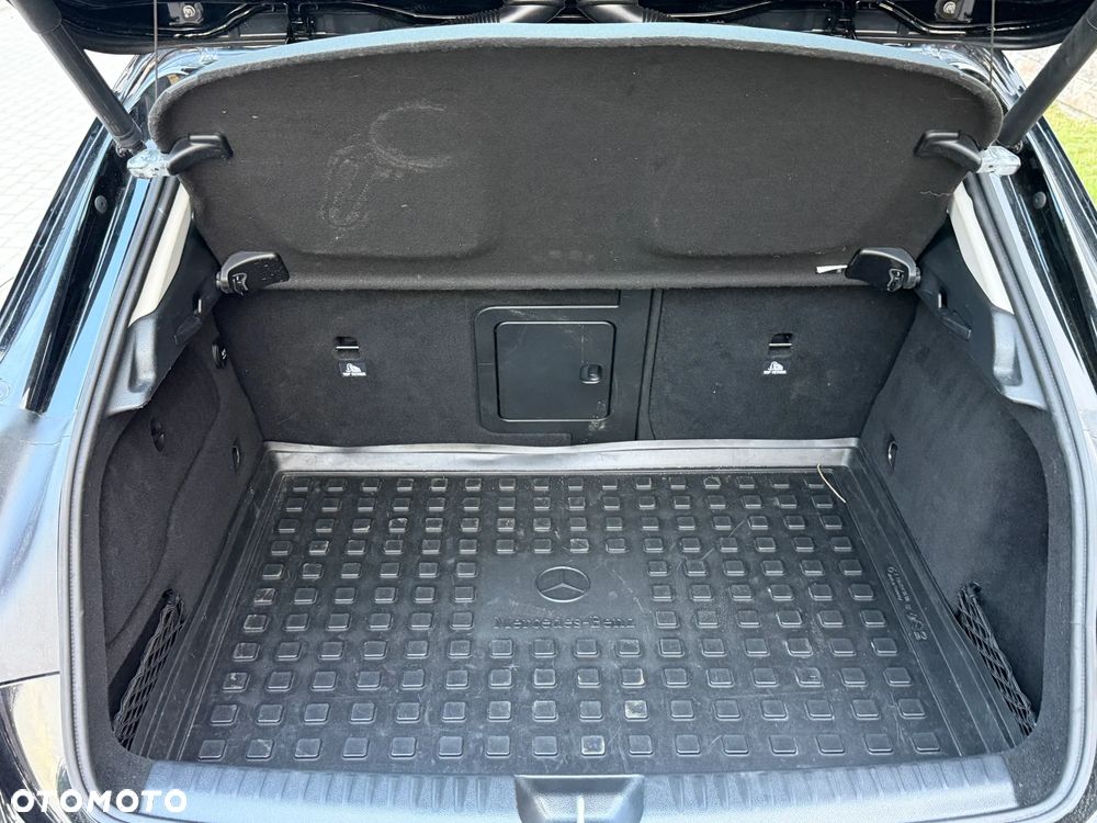 Mercedes-Benz GLA 180 (CDI) d Urban - 20