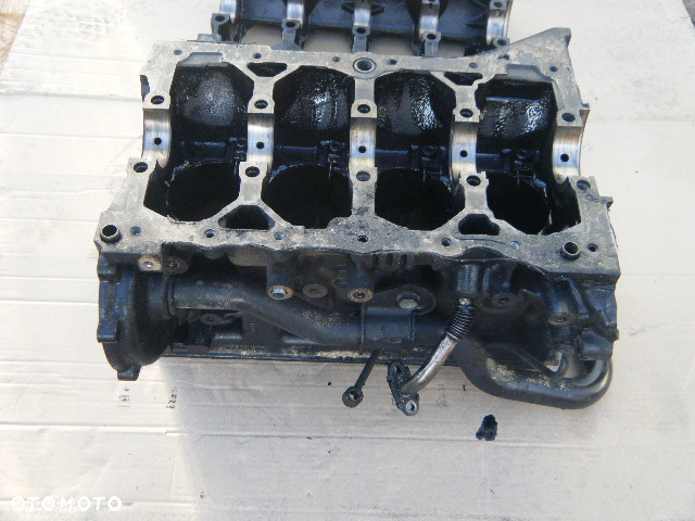 TRAFIC VIVARO II 2.5 BLOK SILNIKA G9U  A720 8200110717 - 3