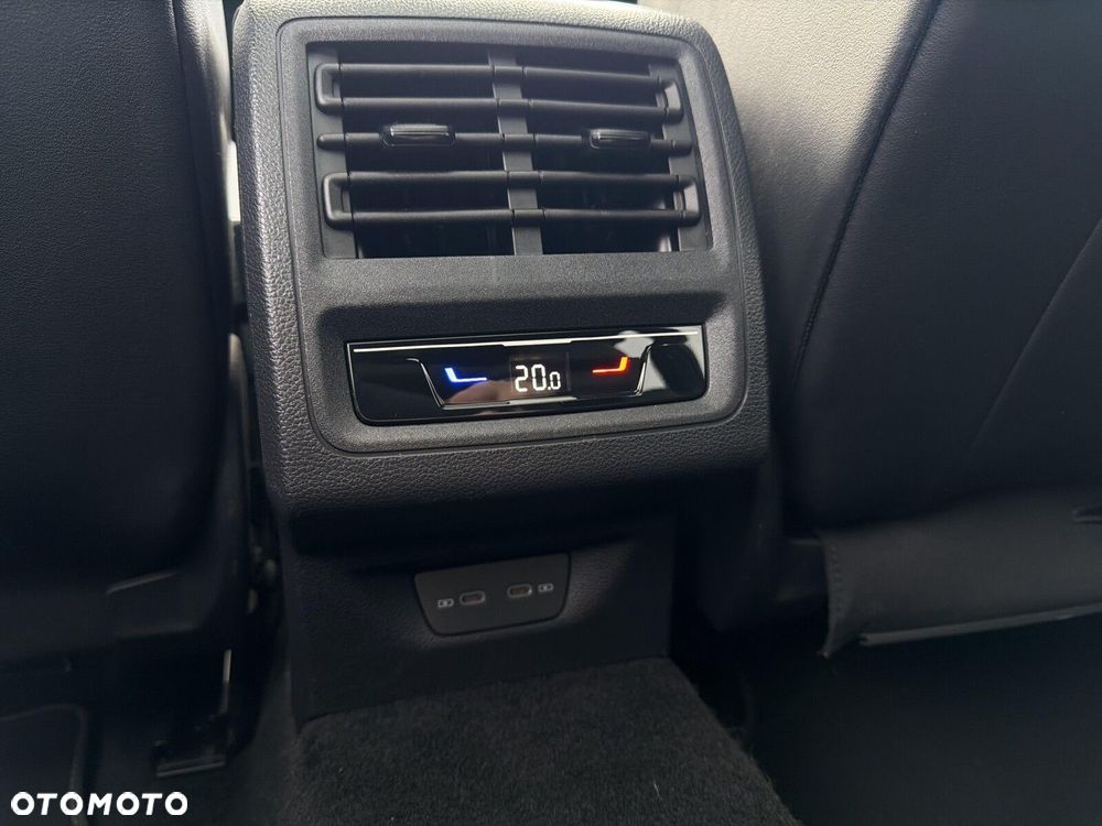 Volkswagen Golf 2.0 TDI R-Line DSG - 34