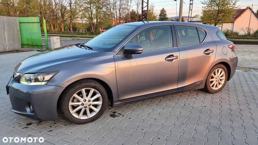 Lexus CT 200h Prestige - 2