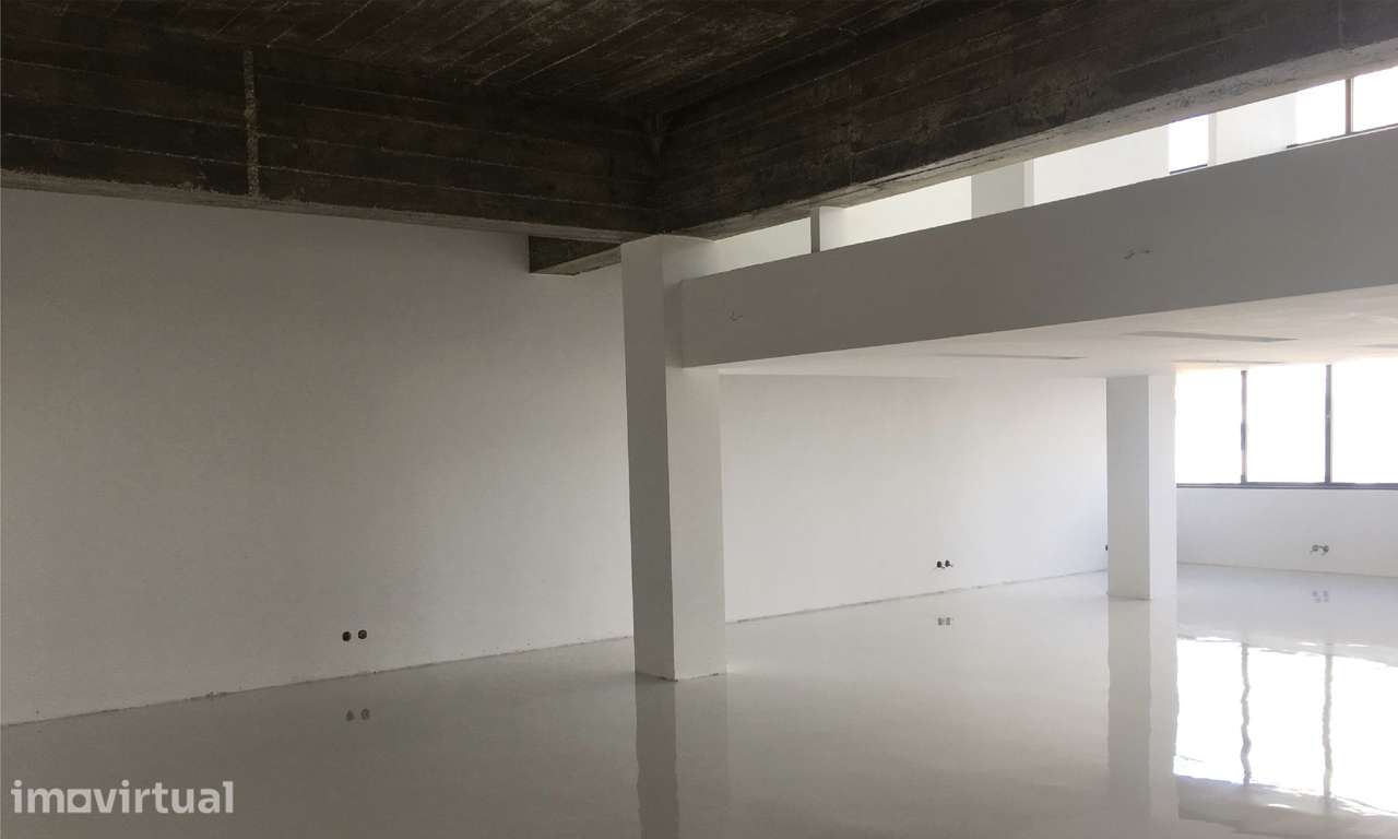 LOFT com 186m2 - Grande imagem: 4/15