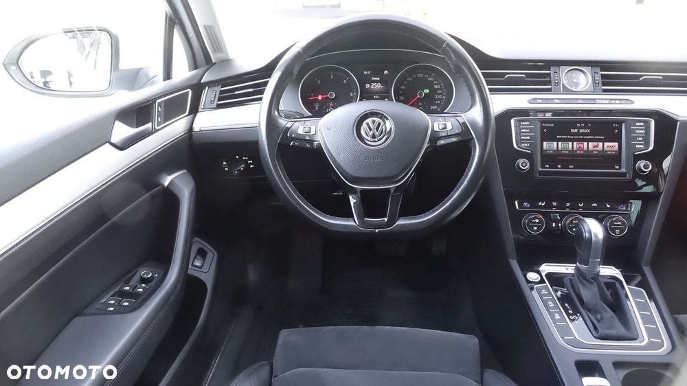 Volkswagen Passat - 31