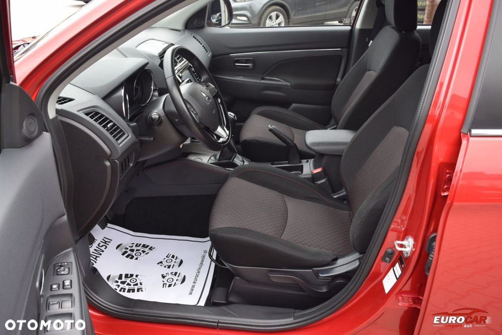 Mitsubishi ASX - 10