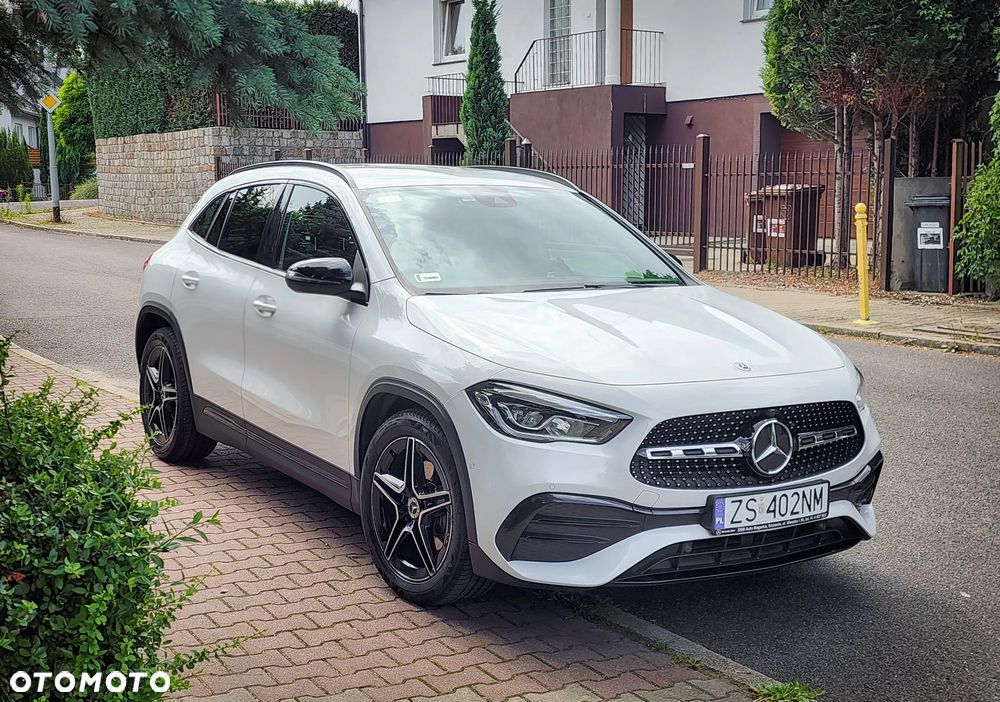 Mercedes-Benz GLA 200 AMG Line - 1