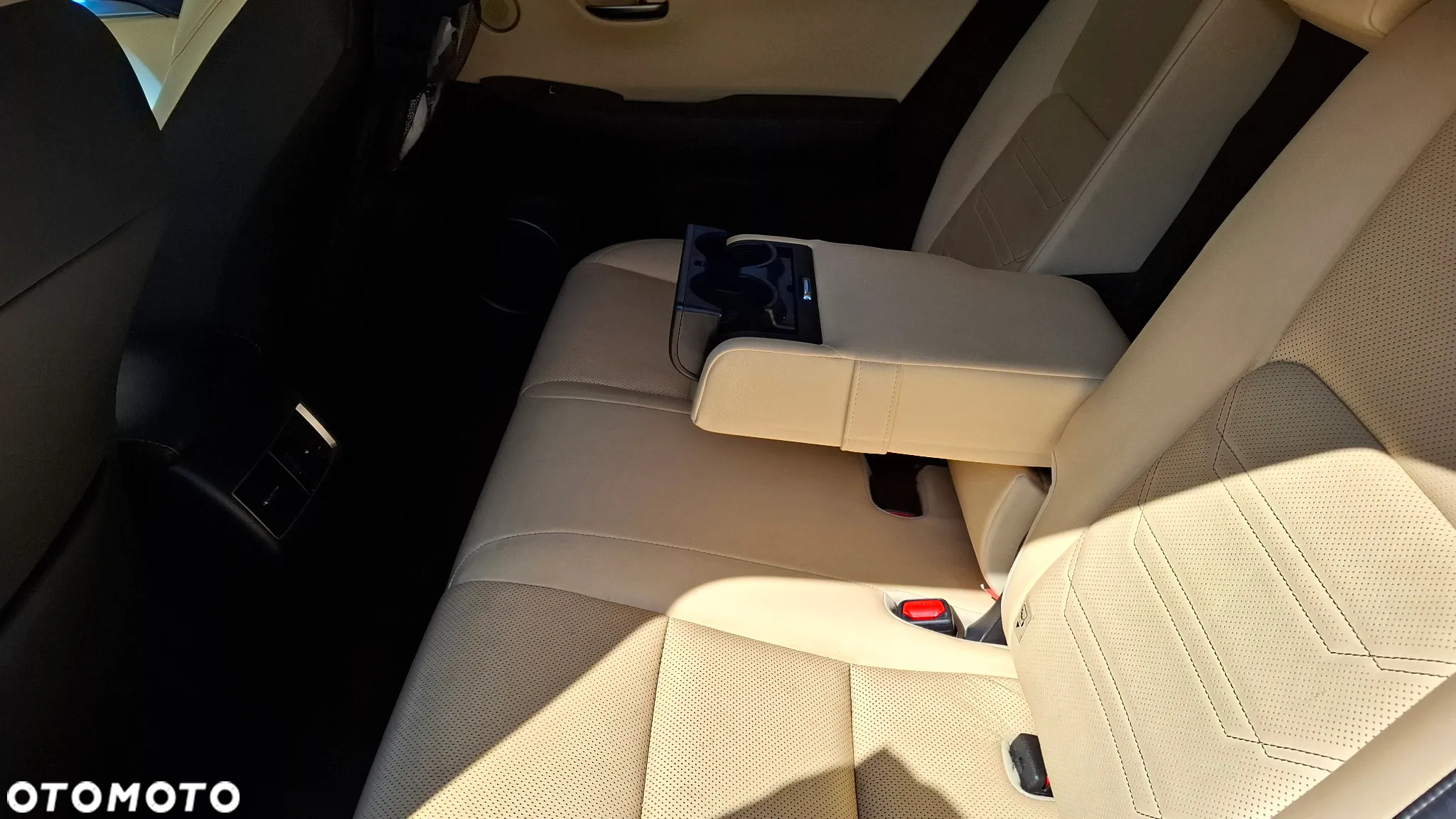 Lexus NX 300h Comfort AWD - 19