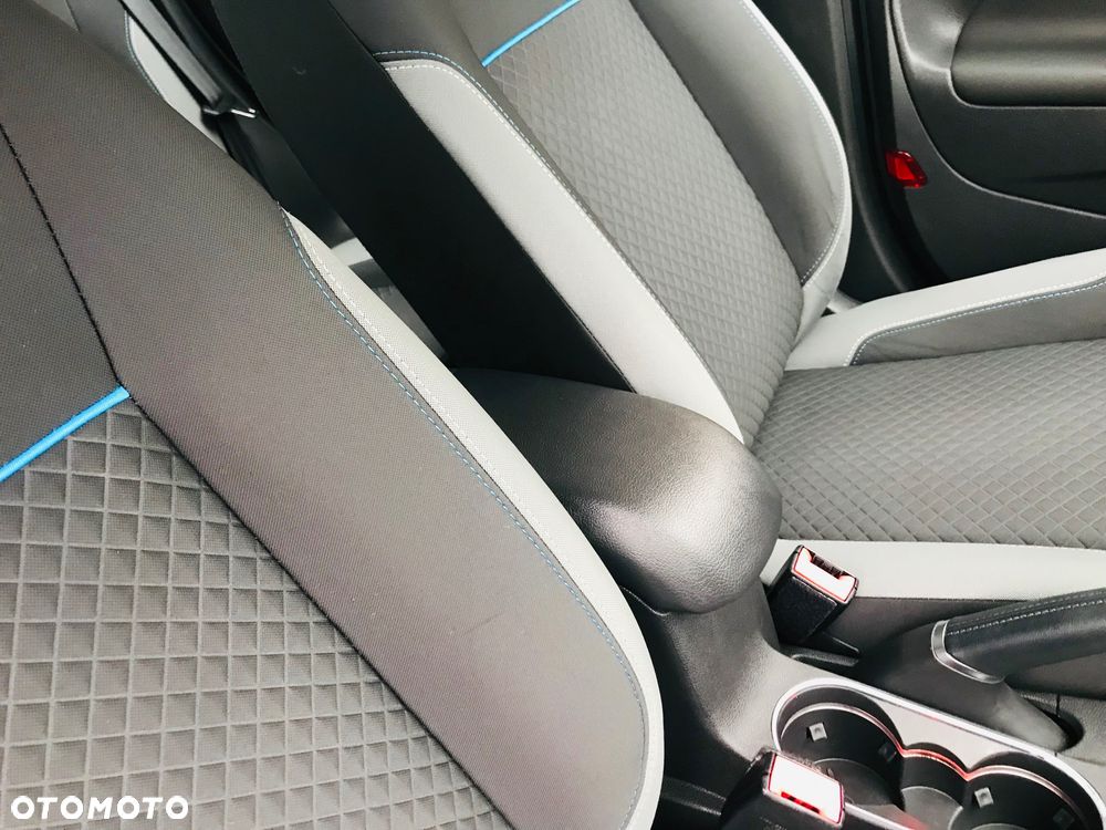 Ford Fiesta 1.0 Champions Edition - 19