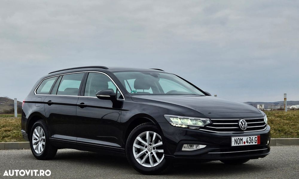 Volkswagen Passat - 1