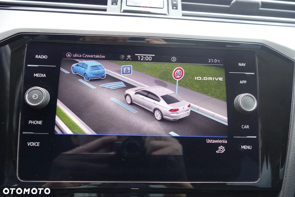 Volkswagen Passat 2.0 TDI EVO Business DSG - 24