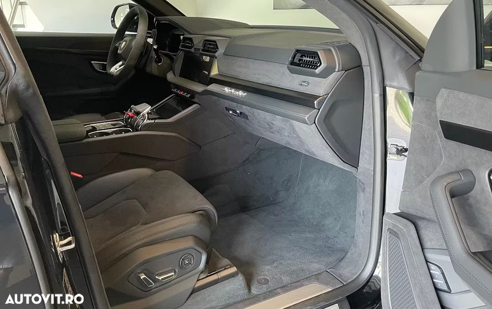 Lamborghini URUS - 15
