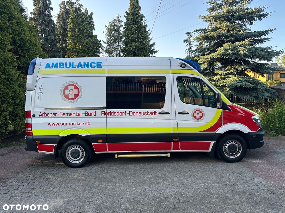 Mercedes-Benz Sprinter - 2
