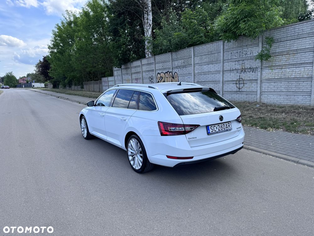 Skoda Superb 2.0 TDI 4x4 Style DSG - 6