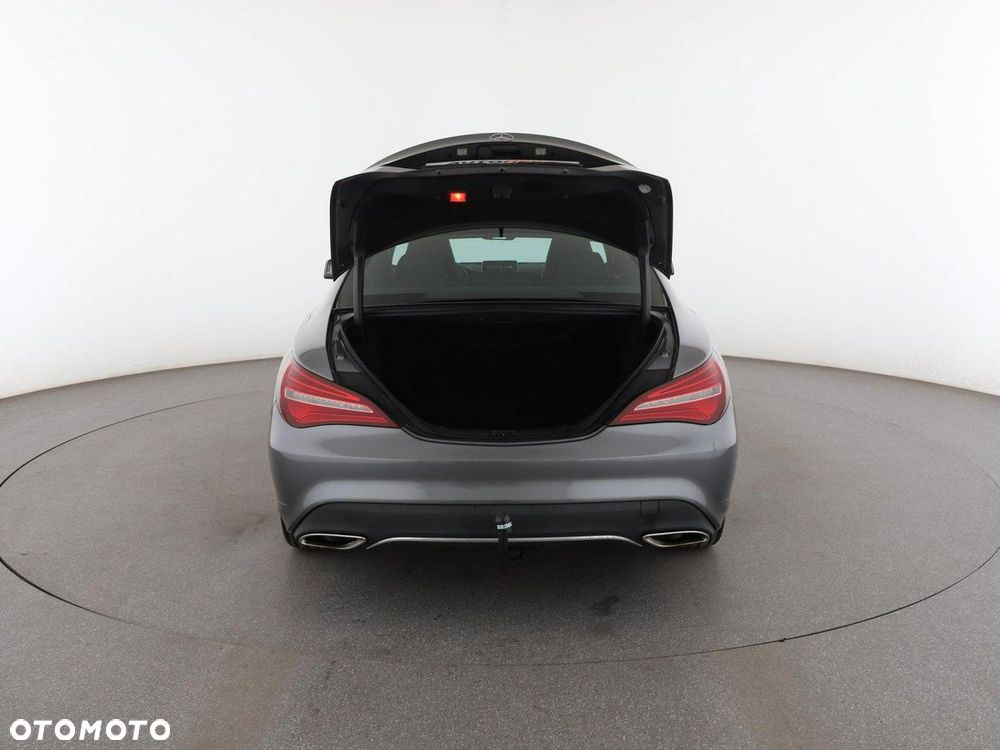 Mercedes-Benz CLA 180 7G-DCT - 20