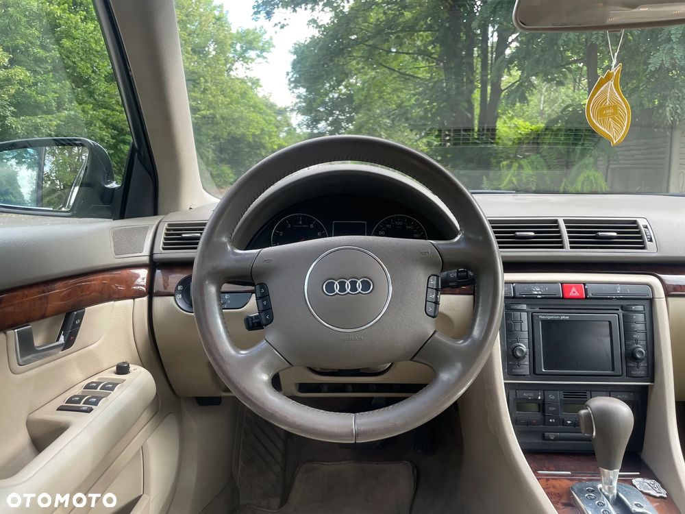 Audi A4 Limousine - 8