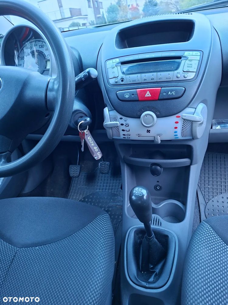 Toyota Aygo 1.0 VVT-i Sol EU5 - 10