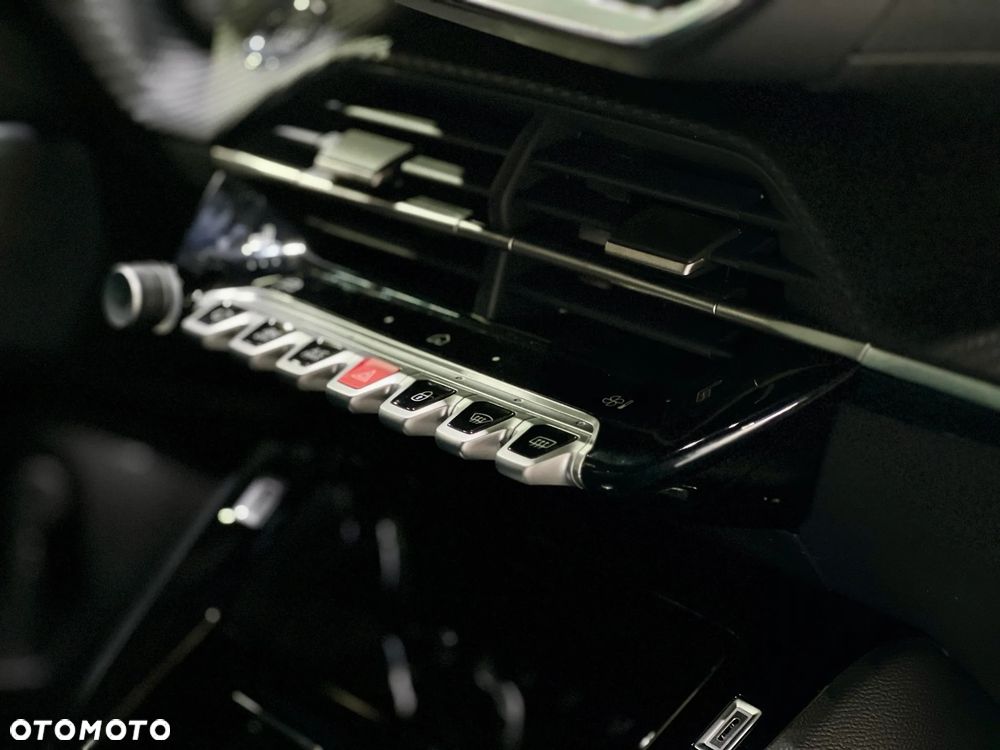 Peugeot 2008 PureTech mHEV Envy e-DCS6 - 13