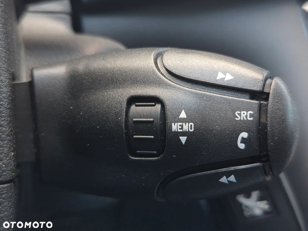 Peugeot 3008 HDi 115 Active - 32