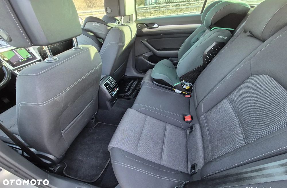 Volkswagen Passat 2.0 TDI SCR Comfortline DSG - 8