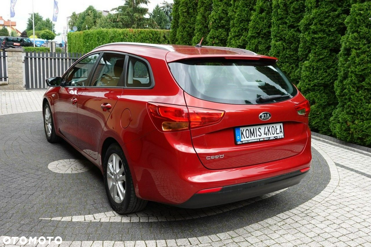 Kia Ceed - 4