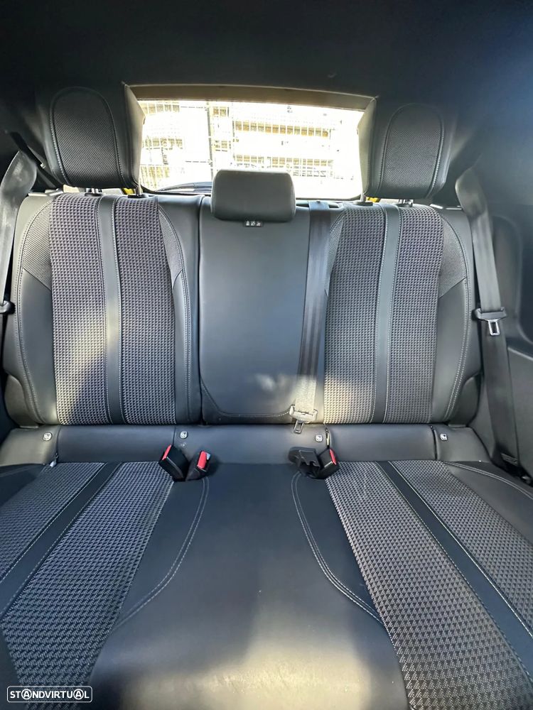 Peugeot 208 1.2 PureTech GT EAT8 - 11