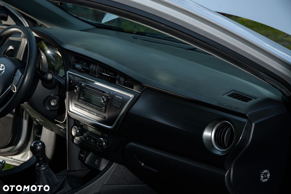 Toyota Auris 1.4 D-4D Active - 8