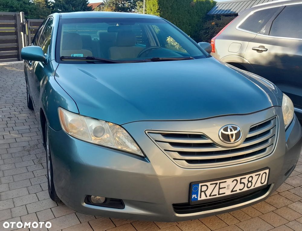 Toyota Camry - 7