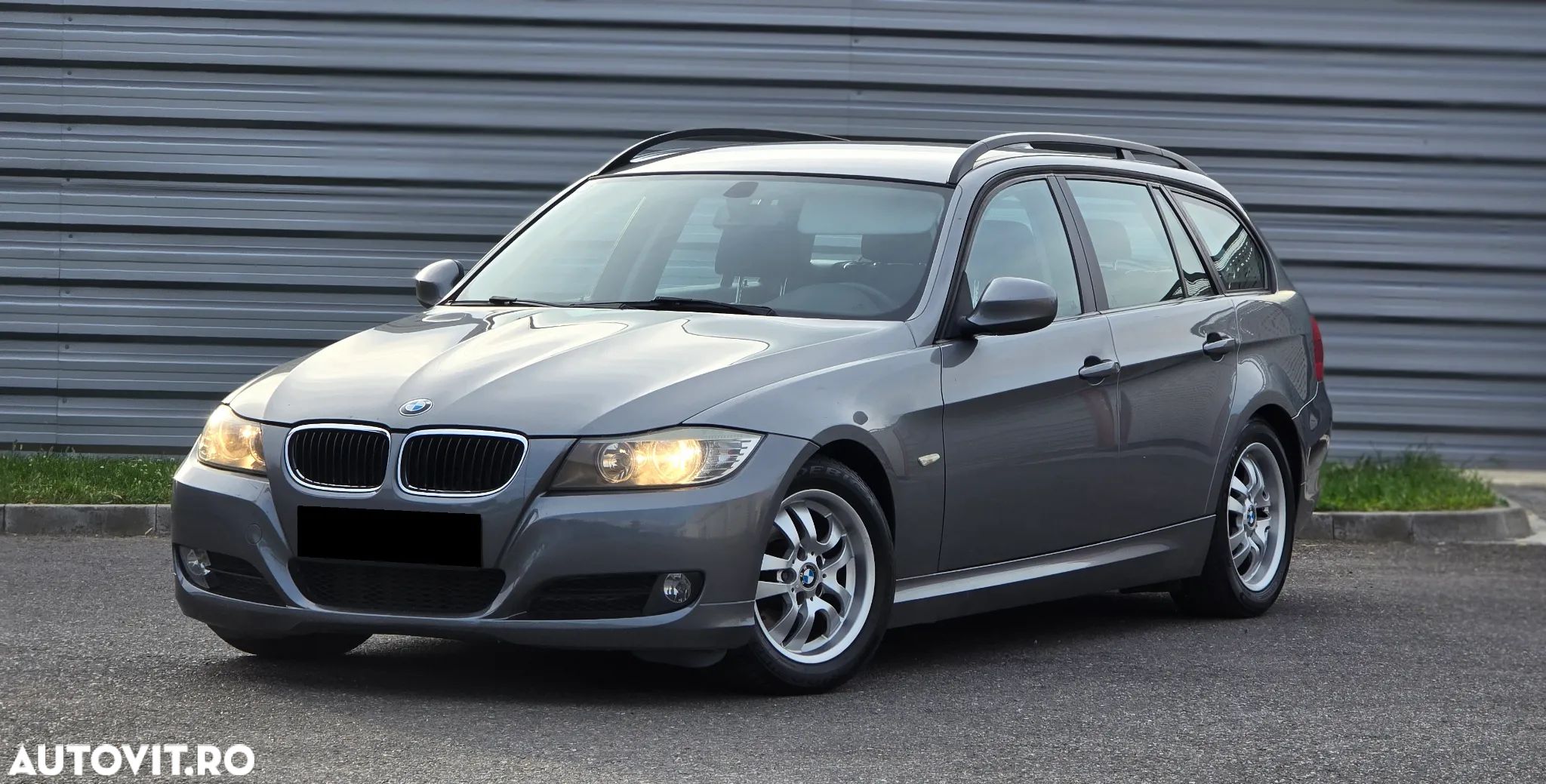 BMW Seria 3 318d DPF Touring - 1