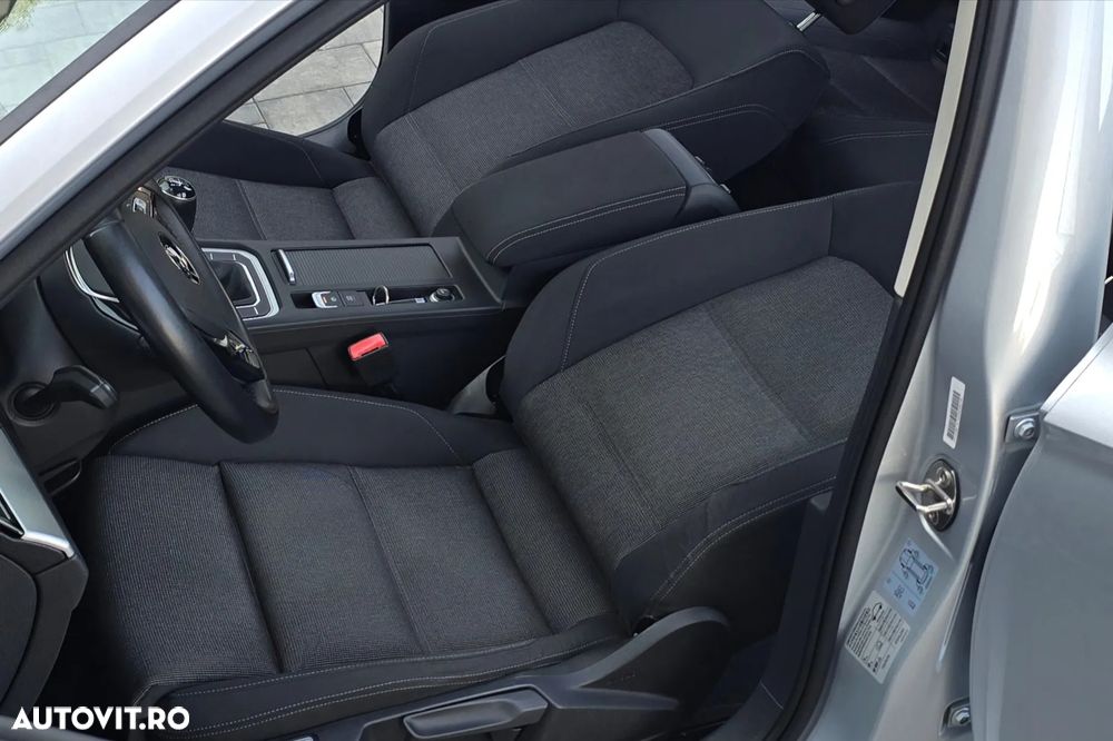 Volkswagen Passat 2.0 TDI Comfortline - 32