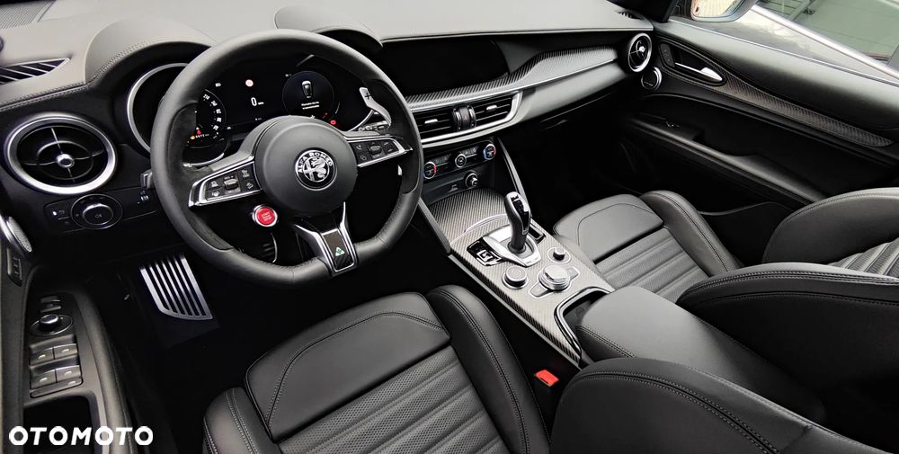 Alfa Romeo Stelvio V6 2.9 Bi-Turbo AT8-Q4 Quadrifoglio - 25