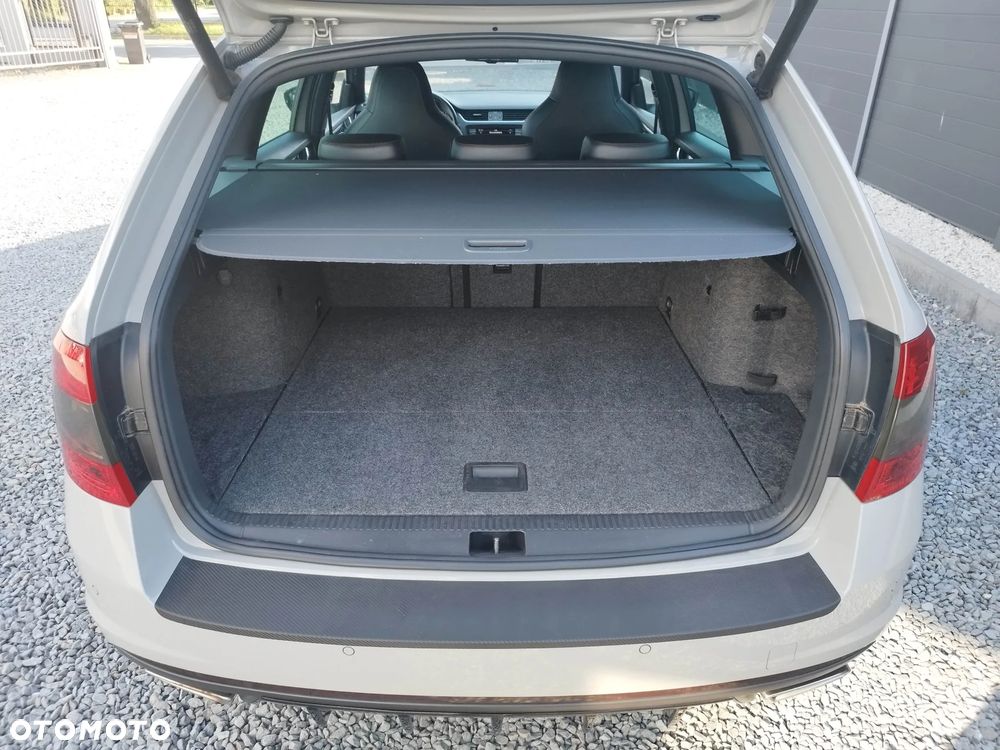Skoda Octavia 2.0 TDI 4x4 RS Challenge DSG - 23