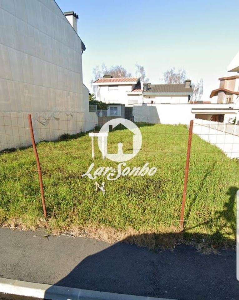 Com projeto aprovado - Excelente terreno na Cidade da Maia com 345m2 - Grande imagem: 3/3