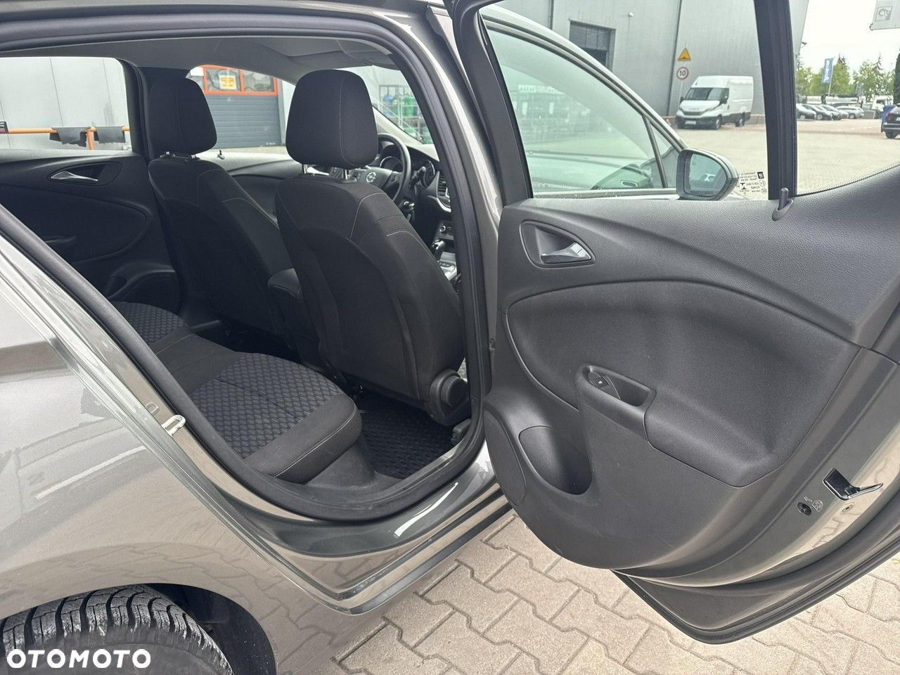 Opel Astra V 1.4 T Edition S&S - 17