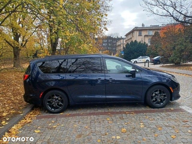 Chrysler Pacifica - 5