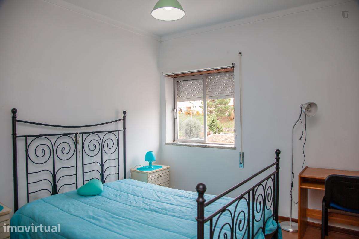 Quarto - localizado em Casal do Bispo Coimbra - Grande imagem: 5/24
