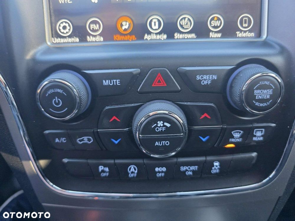 Jeep Grand Cherokee - 23