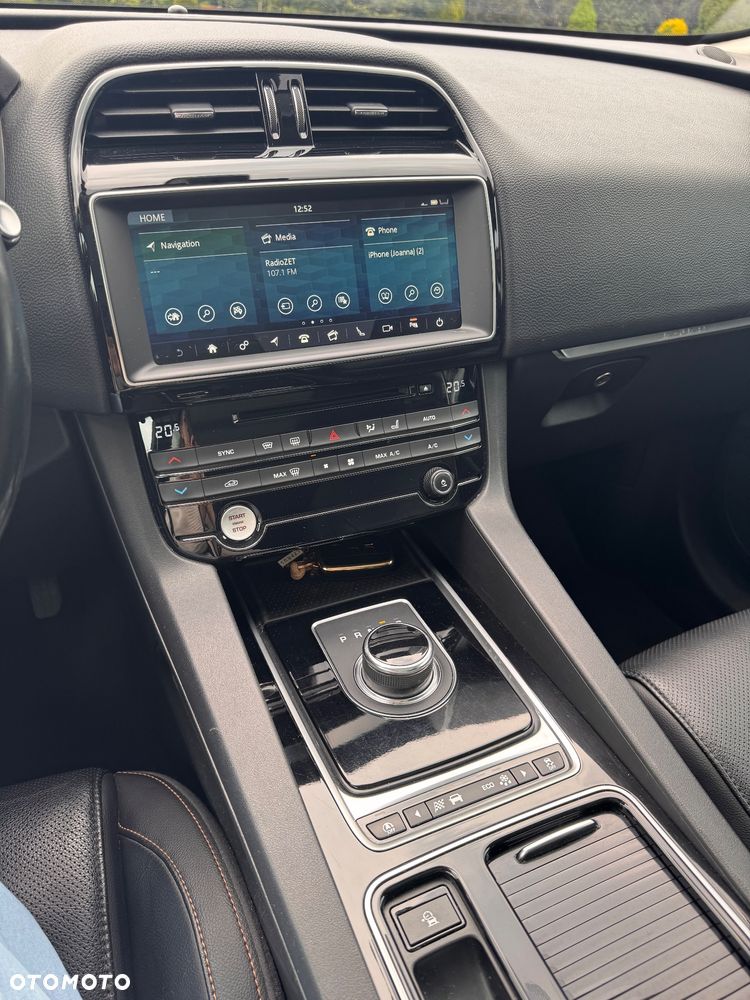 Jaguar F-Pace 2.0 i4D AWD Prestige - 18